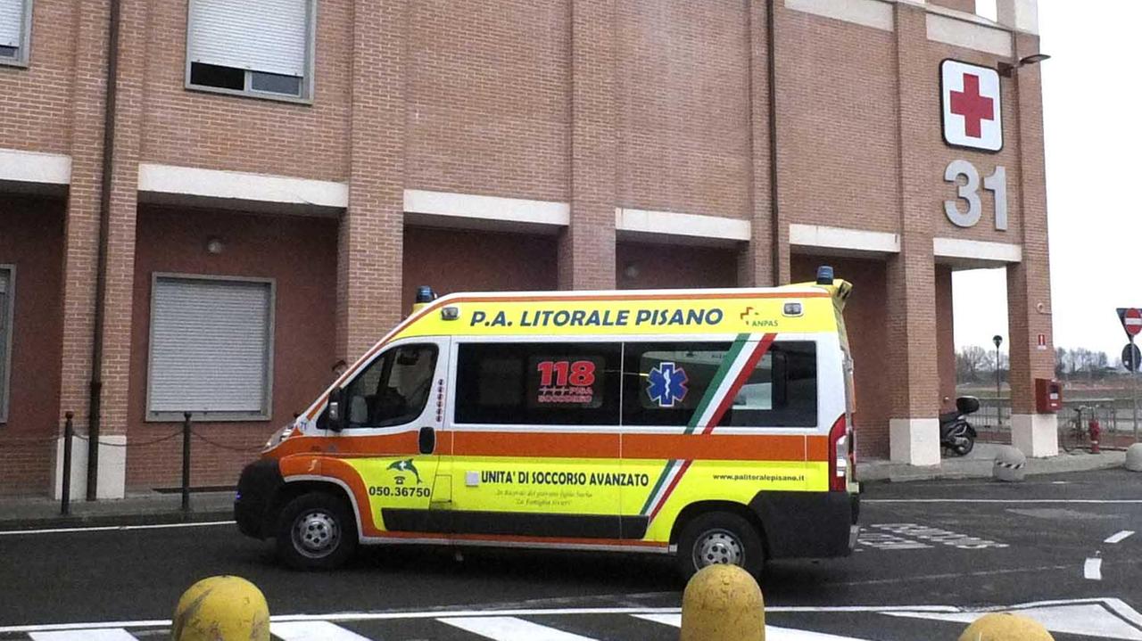 Un'ambulanza del 118 (foto archivio)