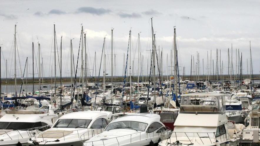 Barche ormeggiate in porto a Viareggio
