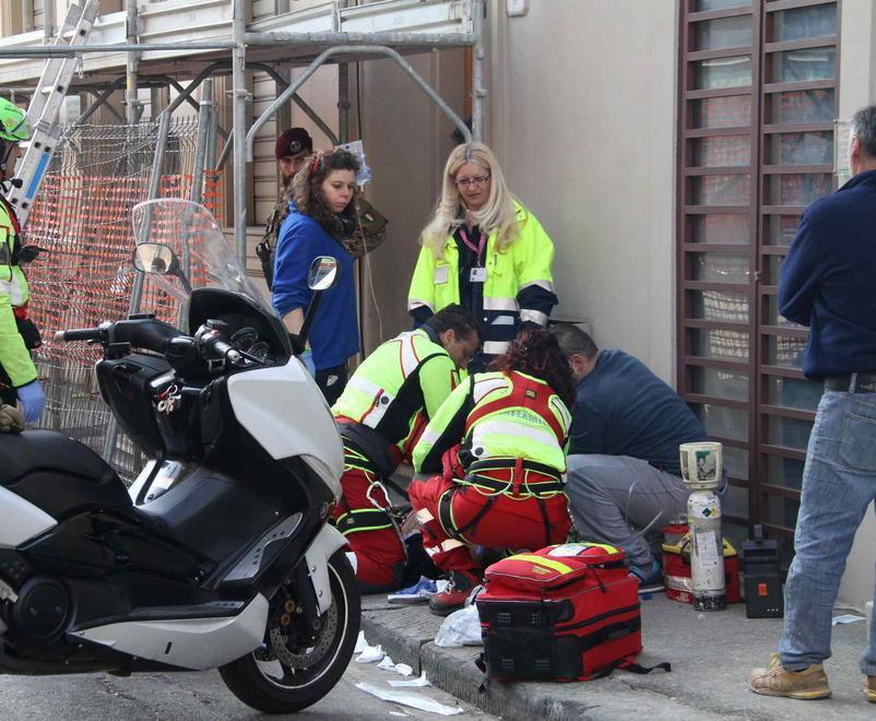 Stroncato da un infarto in un cantiere edile 