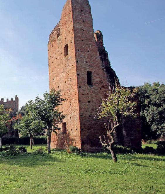 Fiumi di alcol nel parco Corsini ubriachi a 16 anni in pieno giorno 
