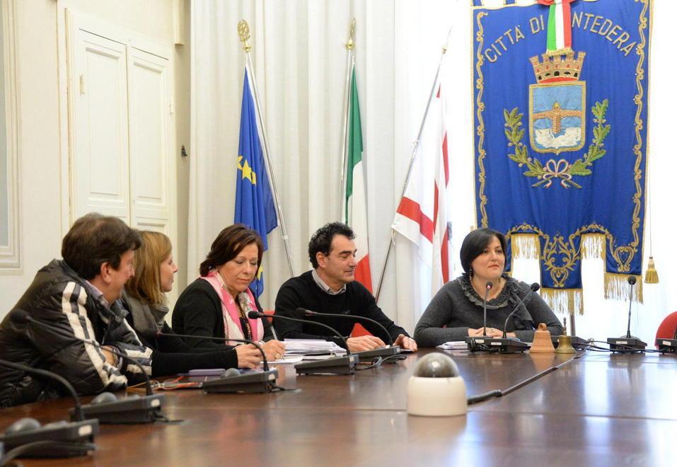 Il Comune ora si confronta con esercenti e commercianti