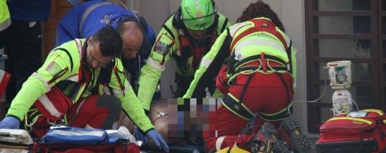 Cade dall’impalcatura dopo un malore: morto 