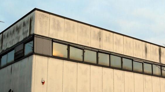 Magazziniere cade da una scala e viene ricoverato