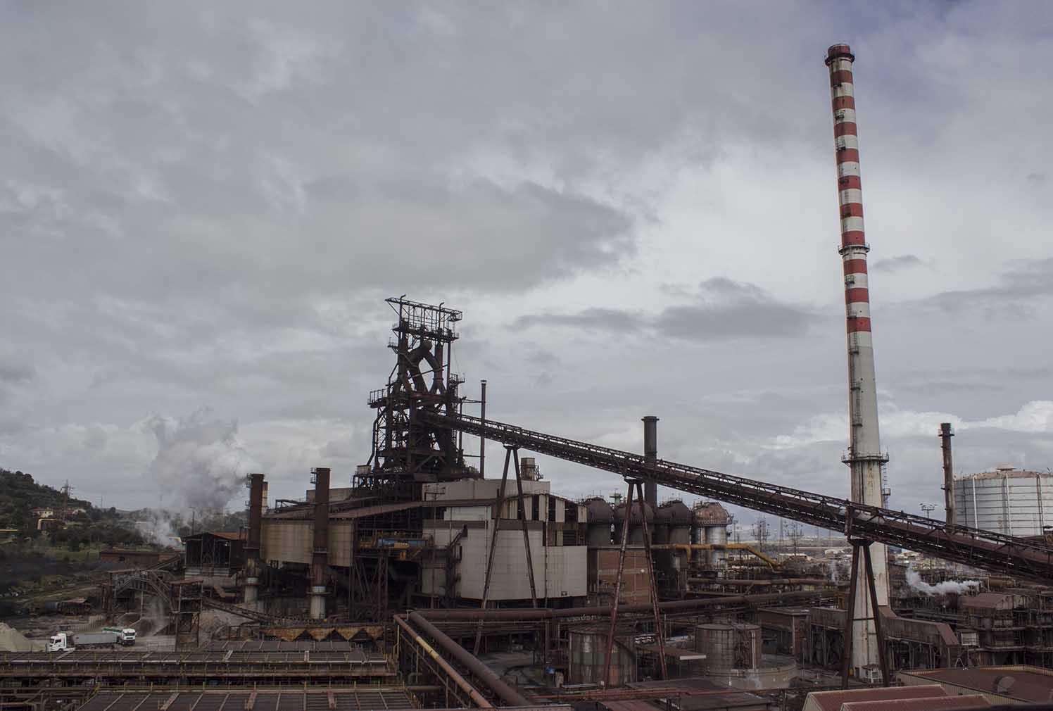 L'altoforno Lucchini (foto Paolo Barlettani)