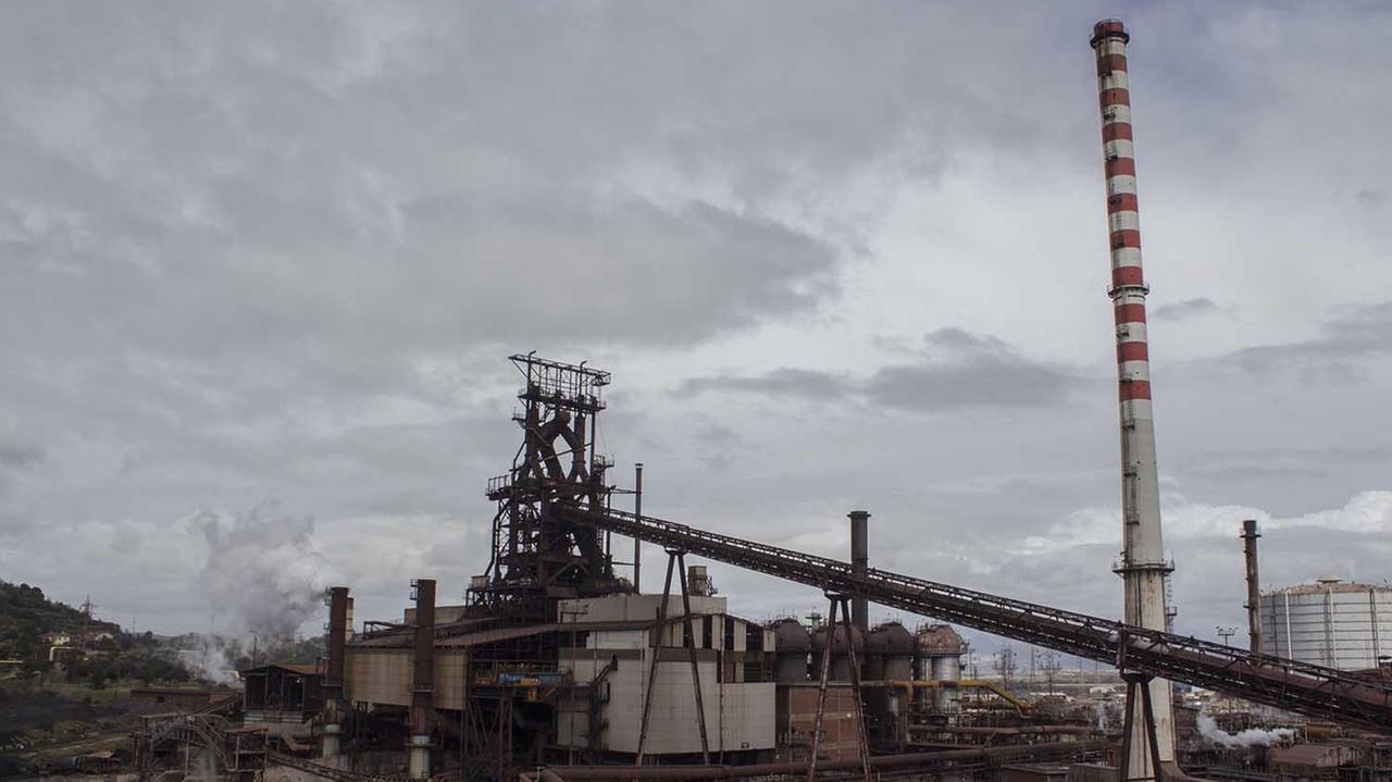 L'altoforno Lucchini (foto Paolo Barlettani)