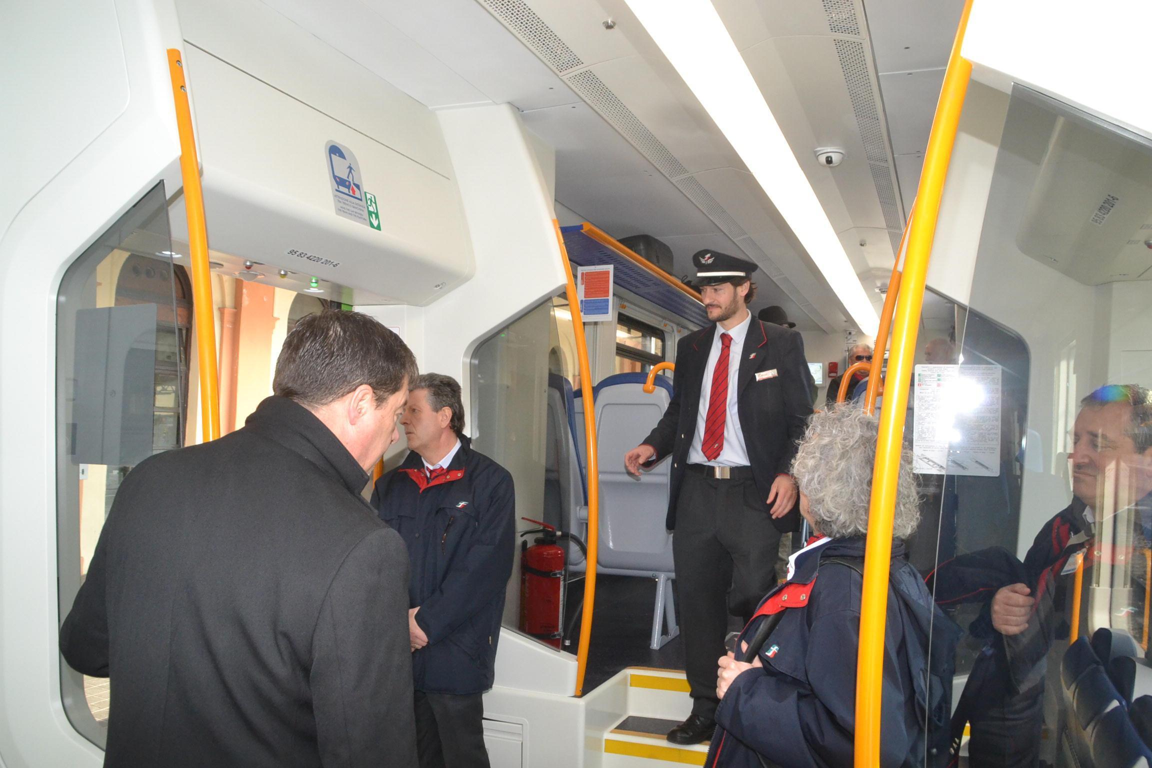 Dentro al nuovo treno Swing
