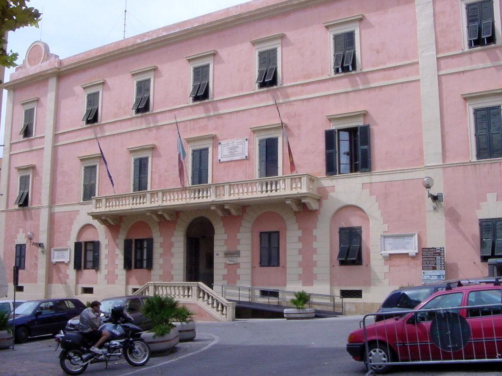 La sede del Comune di Portoferraio (foto Gio' Di Stefano)