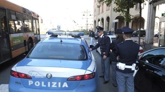 Una volante della polizia