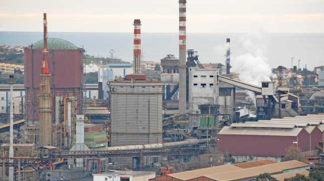 Una panoramica dello stabilimento ex Lucchini (foto Paolo Barlettani)