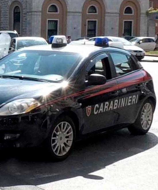 Tre fermati in strada dai carabinieri 