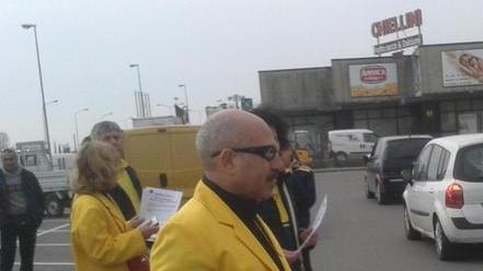 Via allo “Svuota tutto” lavoratori compresi La protesta va in strada