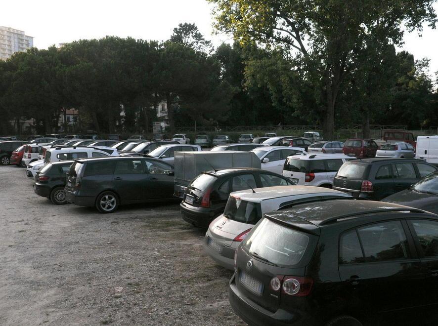 Pronto il nuovo parcheggio di via Apuania 
