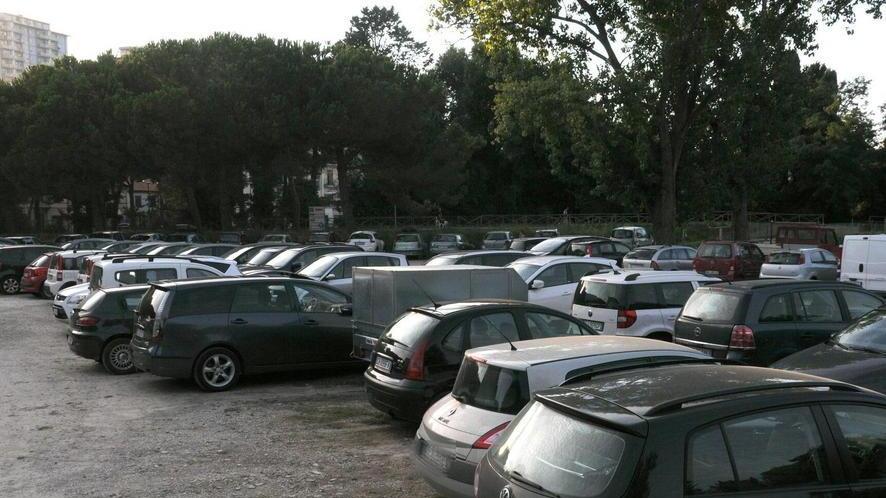 Pronto il nuovo parcheggio di via Apuania