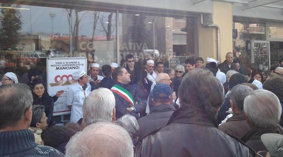 Taglio del nastro a Manciano per la nuova Coop