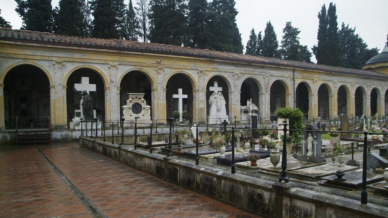 Cambia l'orario di apertura del cimitero di S. Anna