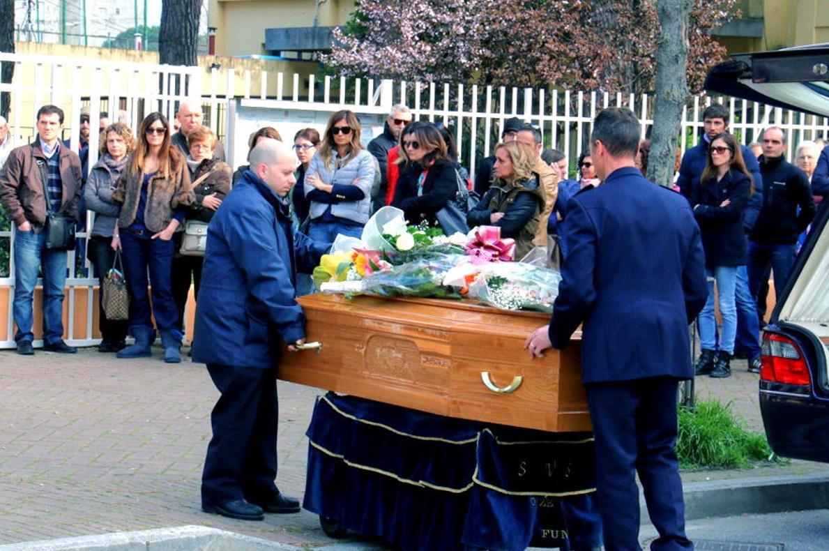 L'addio a Irene Craia nella chiesa della Sacra Famiglia a Shangai (Marzi Pentafoto)