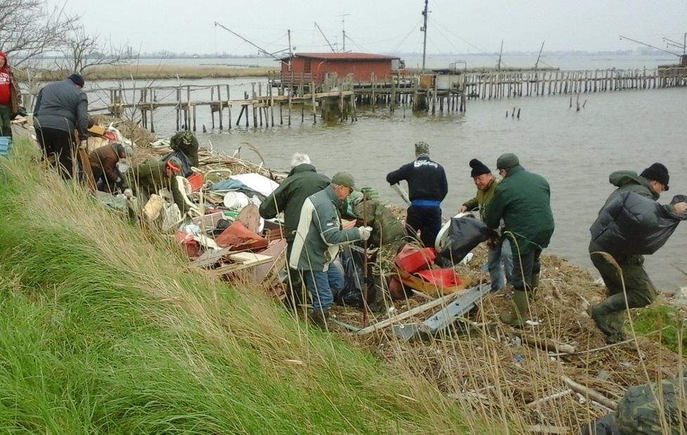La difesa delle Valli Tolti dai cacciatori 85 quintali di rifiuti 