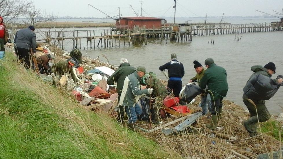 La difesa delle Valli Tolti dai cacciatori 85 quintali di rifiuti
