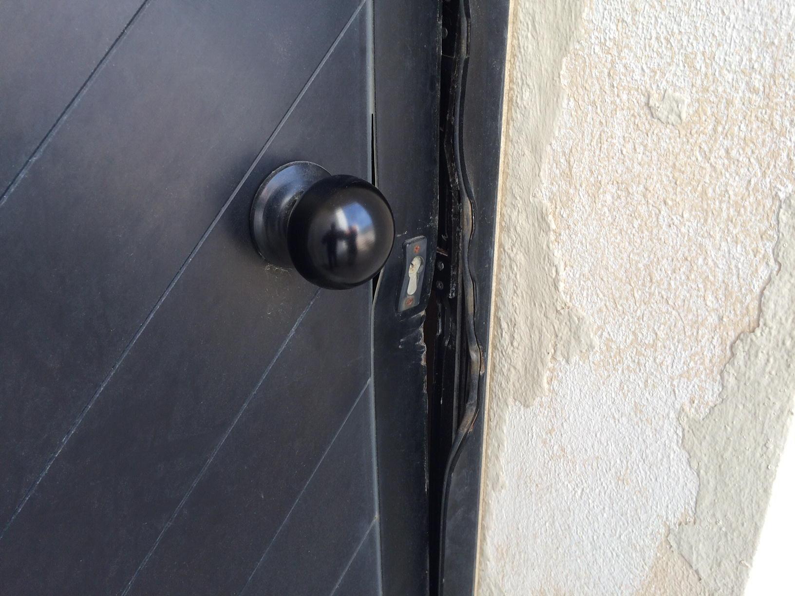 Porta forzata per il tentato furto in chiesa