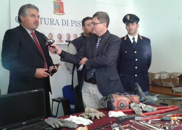 Una operazione della polizia  contro una banda specializzata in furti 