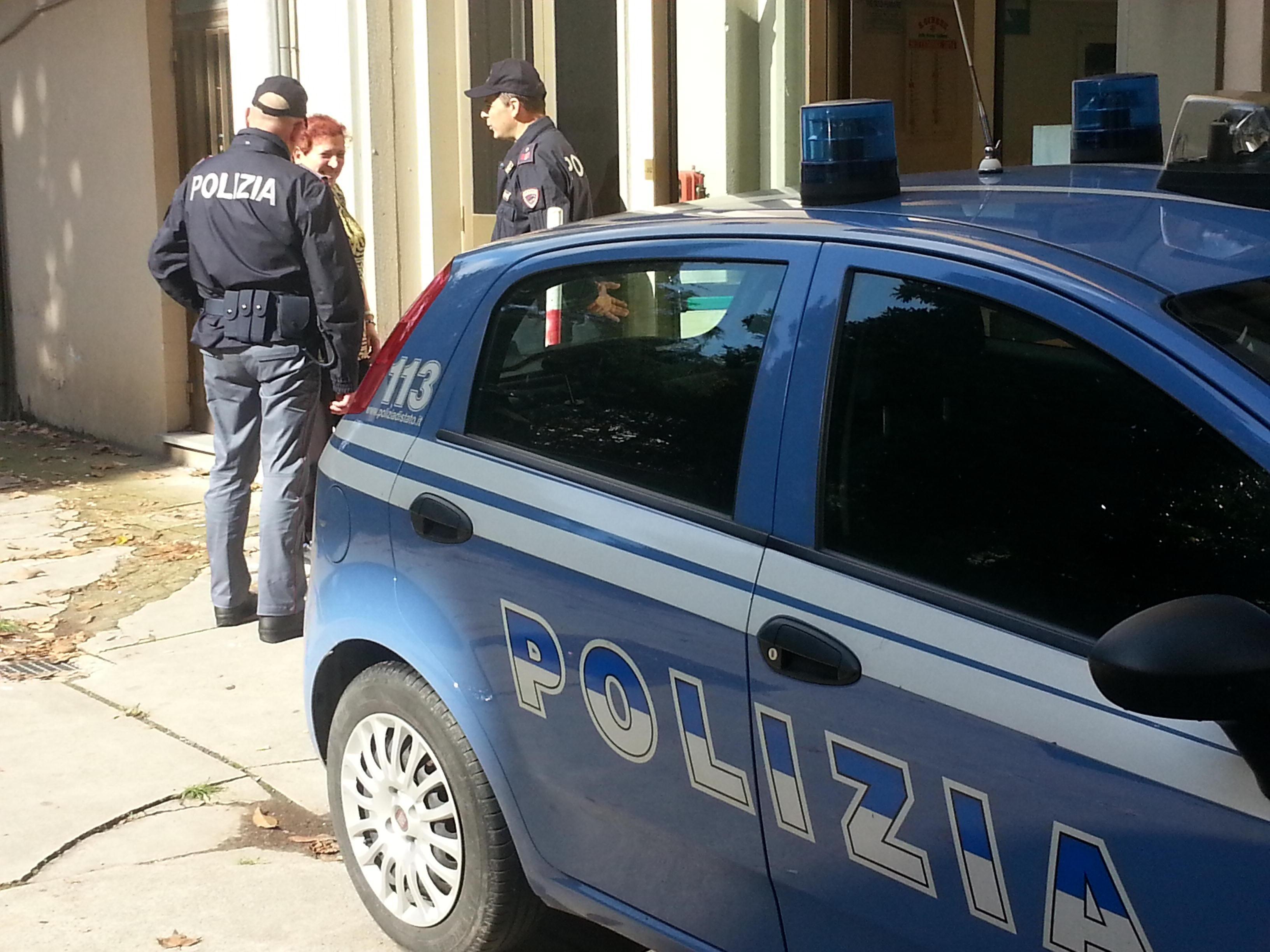 Una pattuglia della polizia