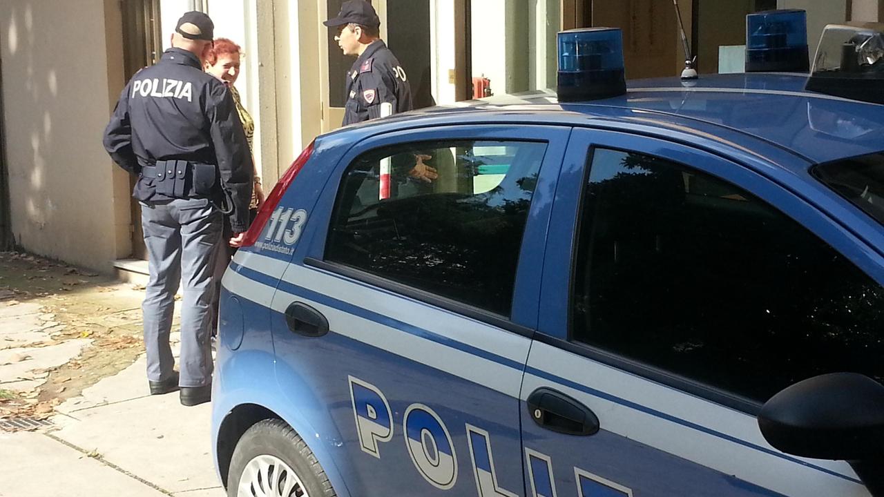 Una pattuglia della polizia