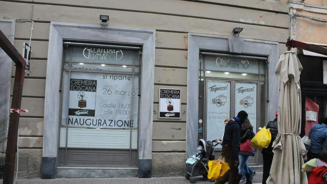 La gelateria in via Roma a Carrara pronta per l'inaugurazione