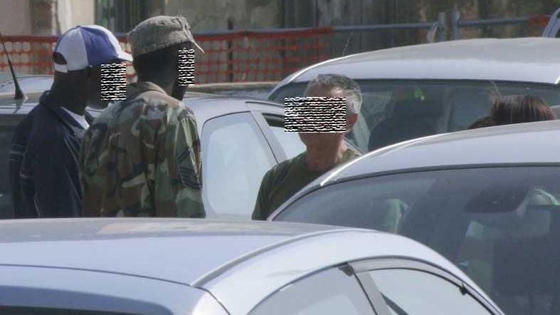 Parcheggiatori abusivi a Cisanello