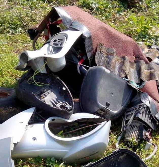 Rifiuti abbandonati dai soliti incivili