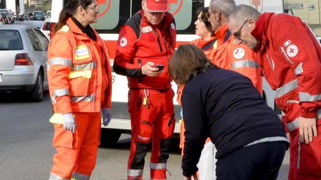 Giovane investito da un’auto pirata