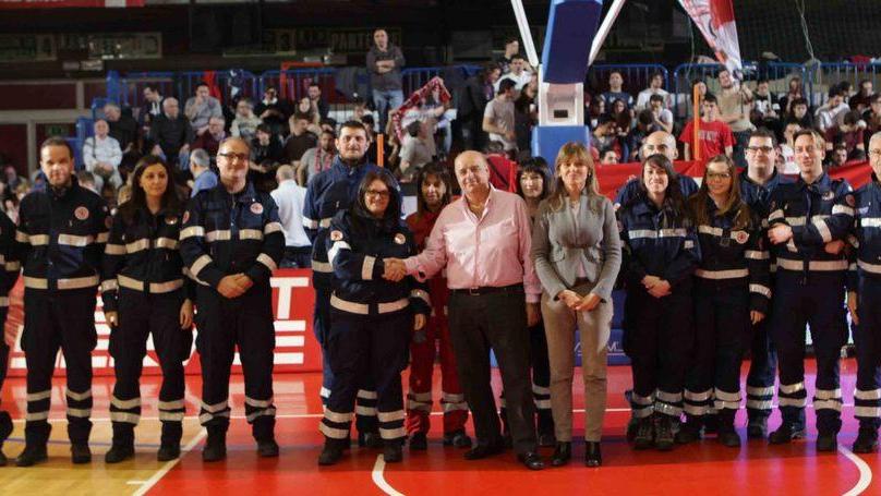 Il club biancorosso dona un’automedica alla Croce Rossa