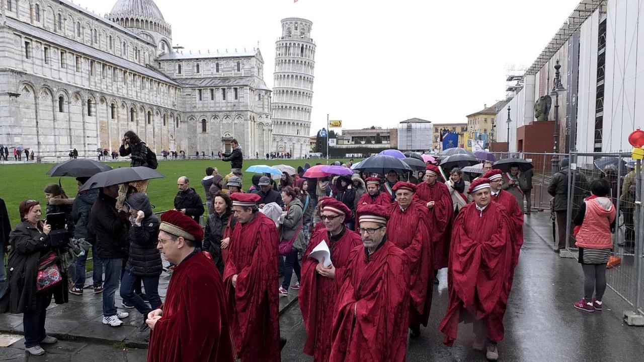 Pisa è già nel 2016, ma in cattedrale nessun raggio di sole