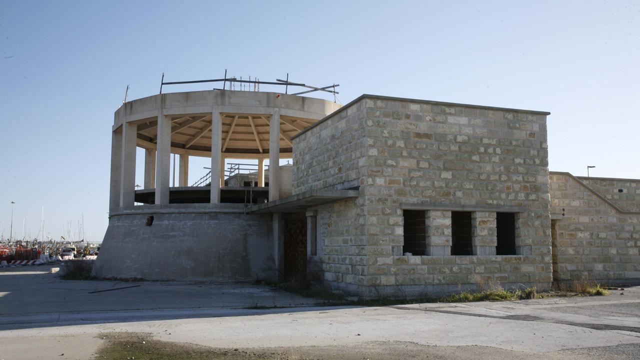 Il cantiere del nuovo mercato ittico a Viareggio