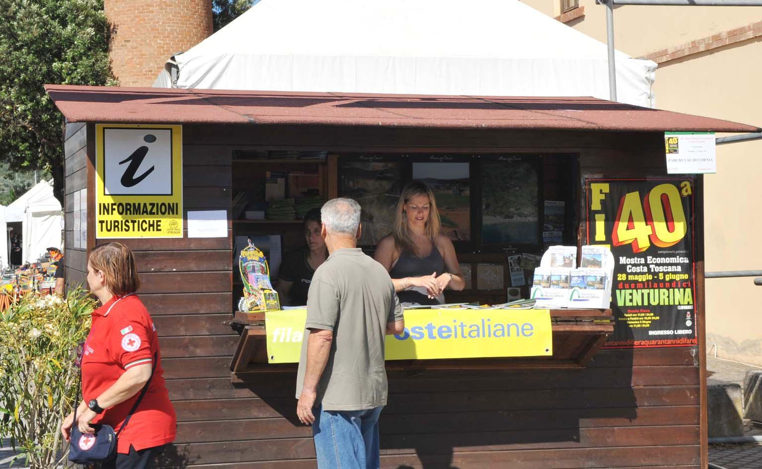 Un punto di informazioni turistiche della Parchi Val di Cornia