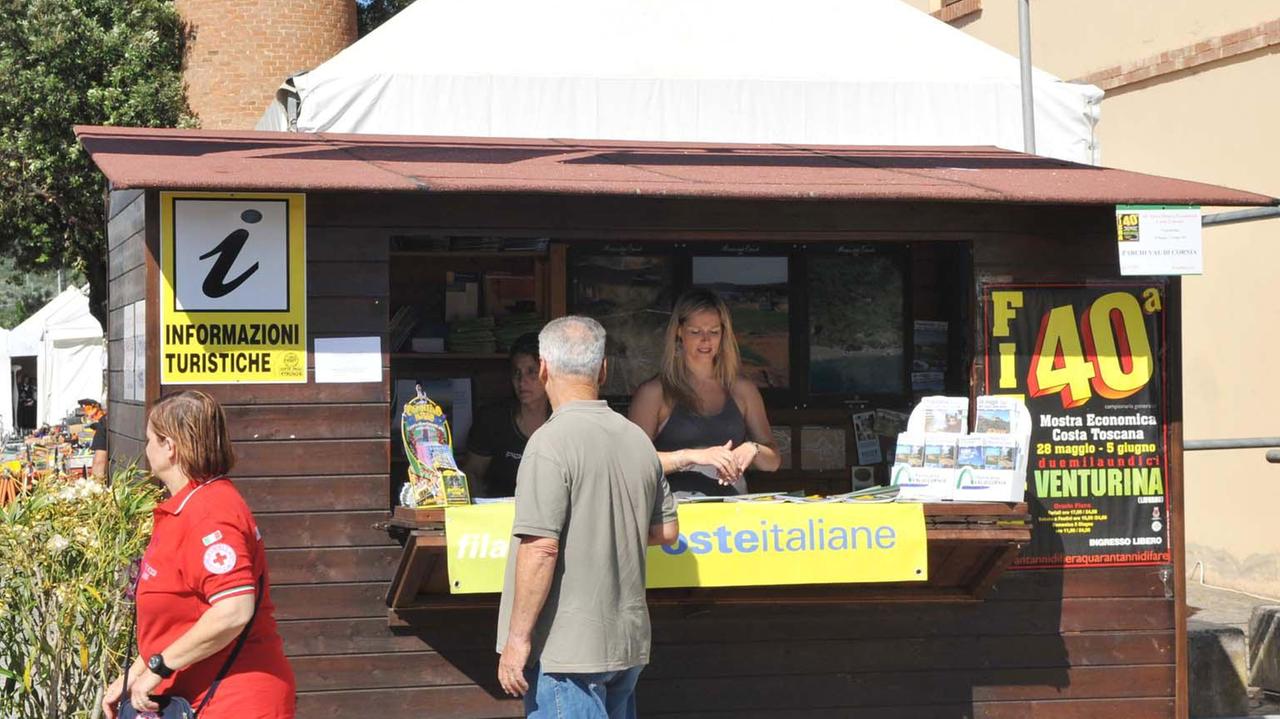Un punto di informazioni turistiche della Parchi Val di Cornia
