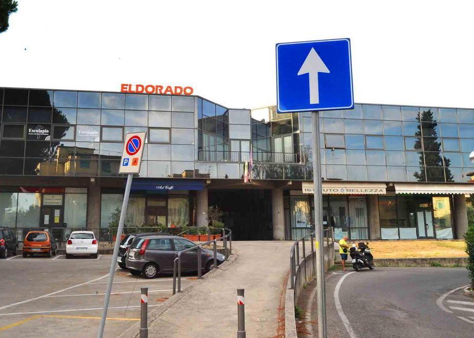 La palazzina Eldorado che sarà messa in vendita