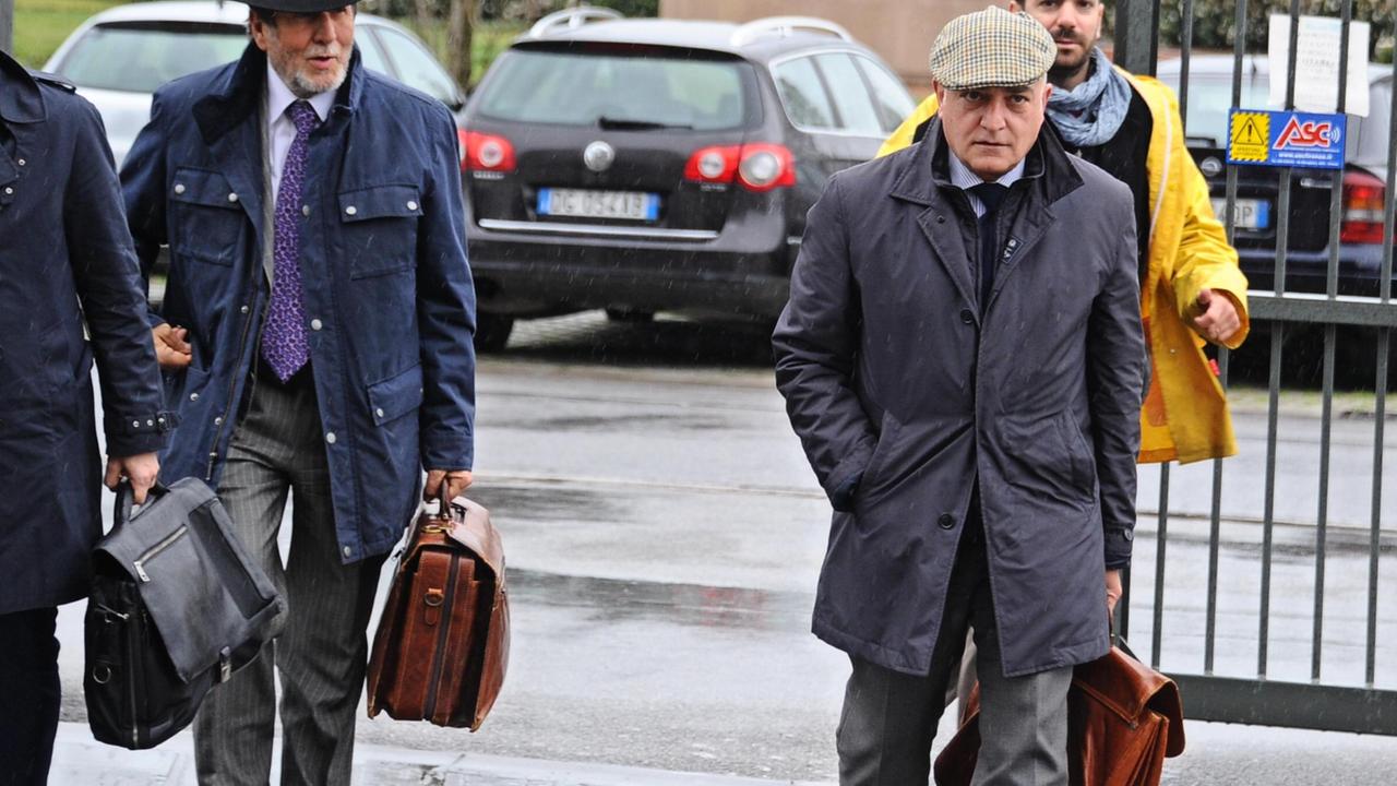 Saverio Senese (a sinistra) e Domenico Laino, legali di Francesco Schettino, arrivano al Tribunale di Firenze