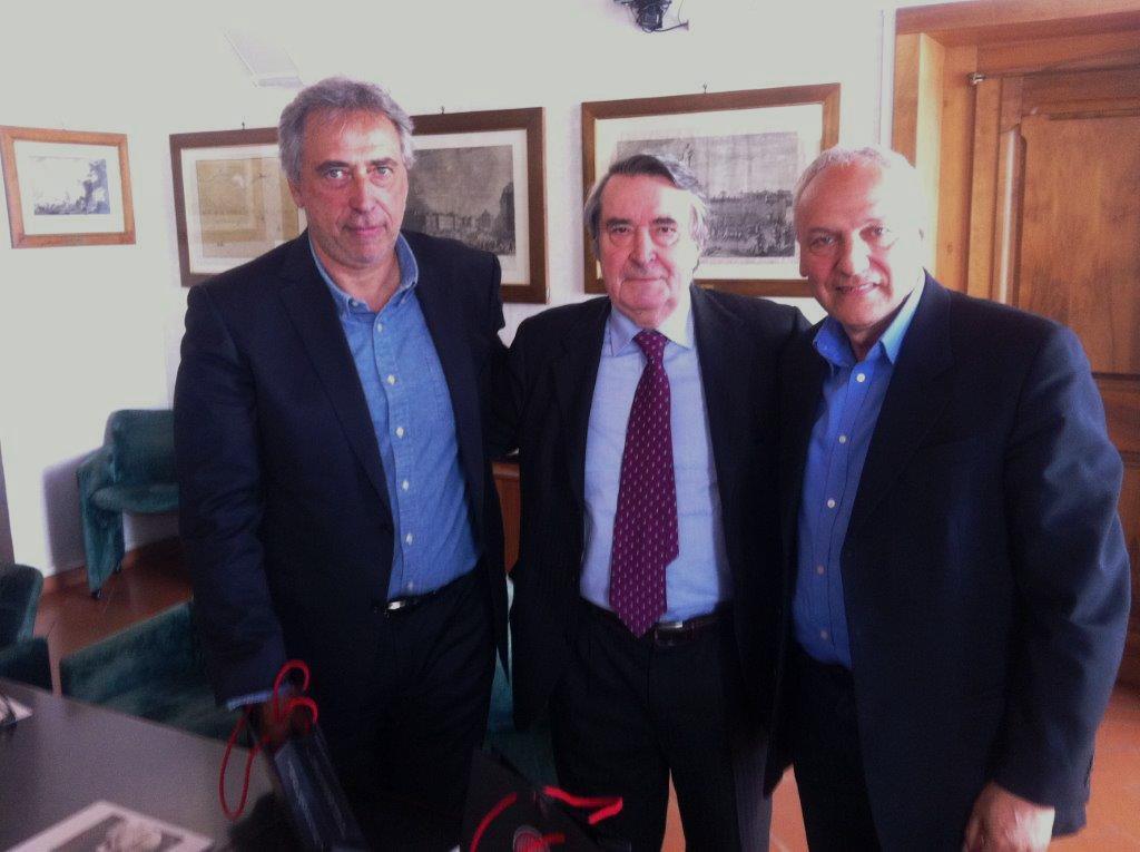 Il presidente dell'Authority Giuliano Gallanti in una foto del maggio scorso con l'allora sindaco Alessandro Cosimi e l'allora vicesindaco Bruno Picchi