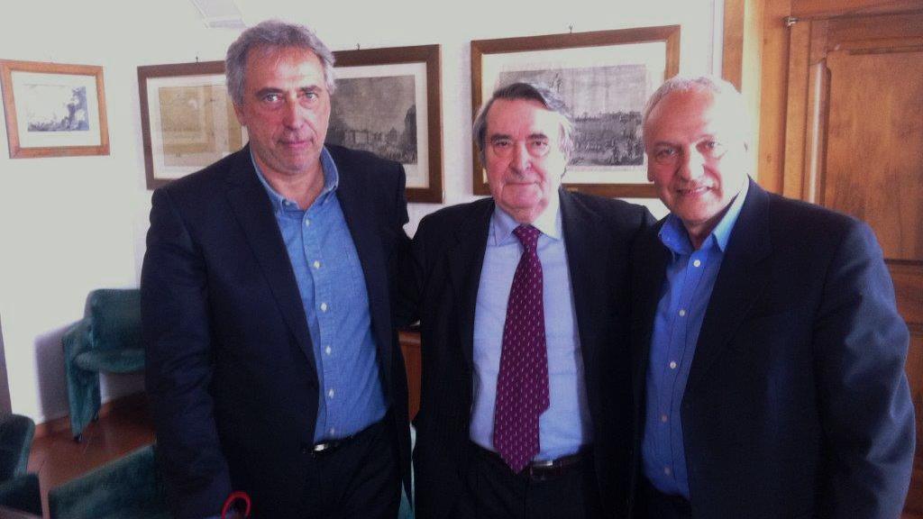 Il presidente dell'Authority Giuliano Gallanti in una foto del maggio scorso con l'allora sindaco Alessandro Cosimi e l'allora vicesindaco Bruno Picchi
