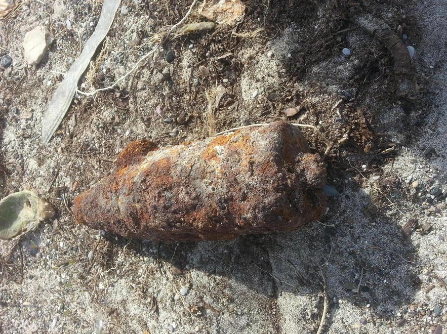 Ordigno a Pietrabianca recintata la spiaggia 