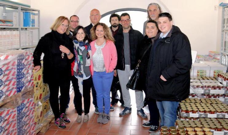 Pacchi alimentari alle associazioni 