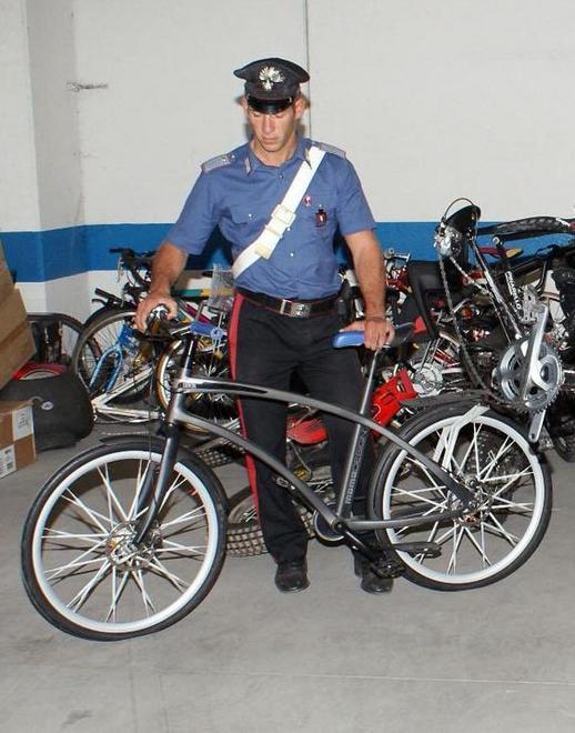 Rubavano nei garage e vendevano on line Vittima un assessore 