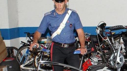 Rubavano nei garage e vendevano on line Vittima un assessore