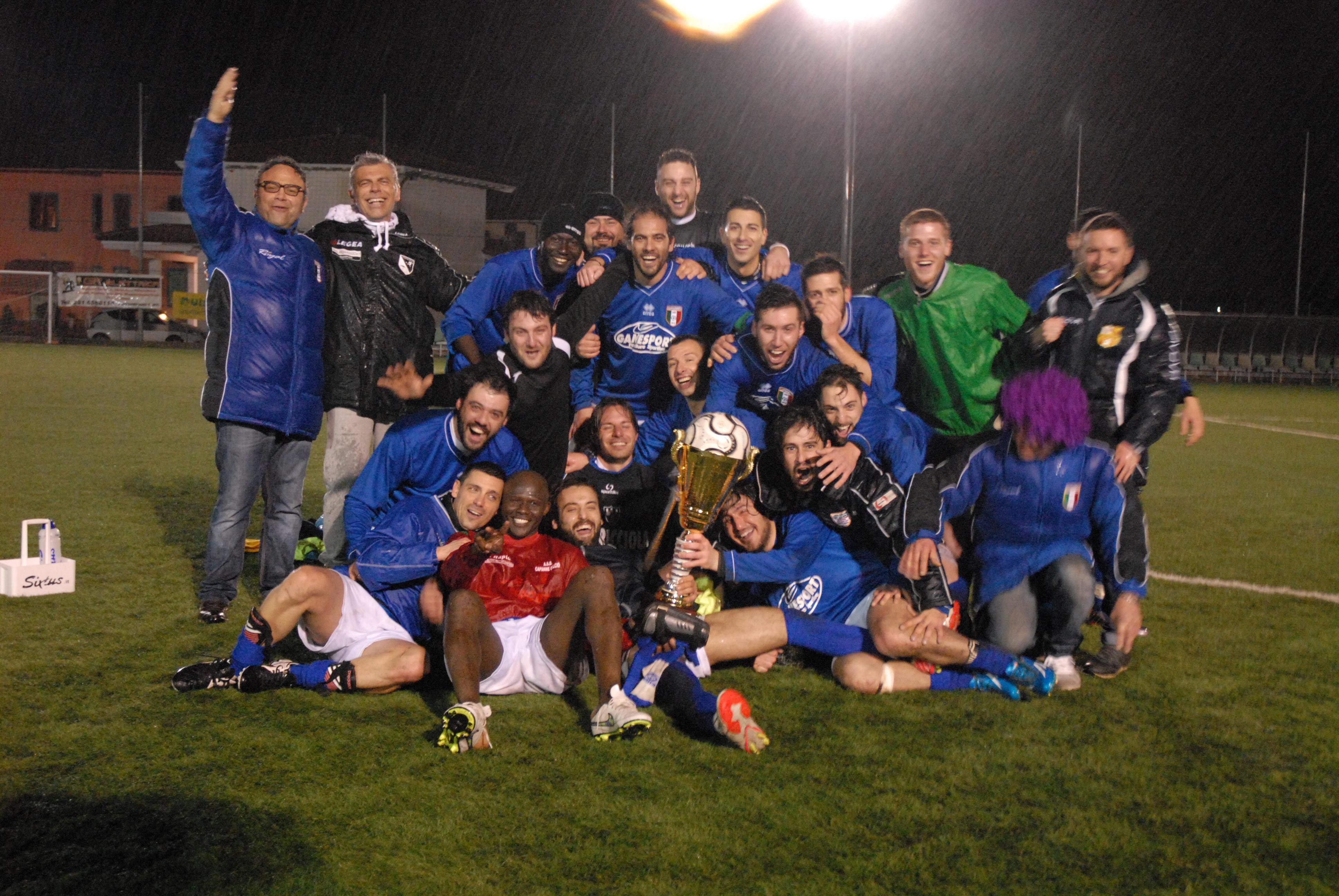 La foto finale sul campo della Rappresentativa Amatori Valdera