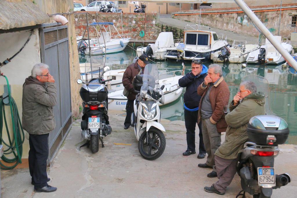 Gente in Venezia si lamenta del forte odore di gas (Marzi/Pentafoto)