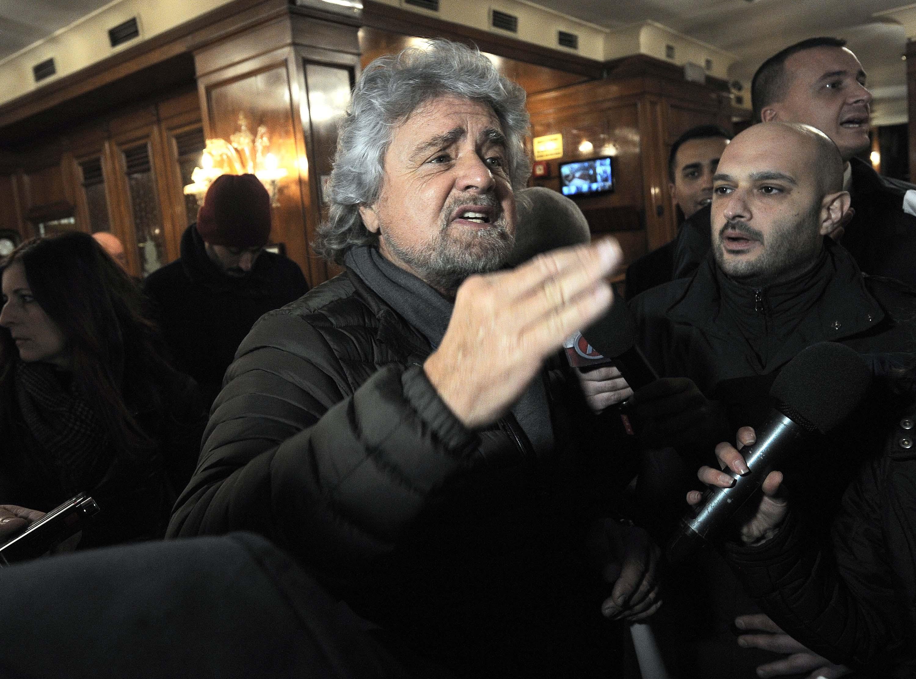 Grillo a processo per diffamazione contro il prof Battaglia