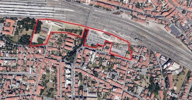 L’area delimitata di rosso è quella delle Ferrovie con i siti dismessi