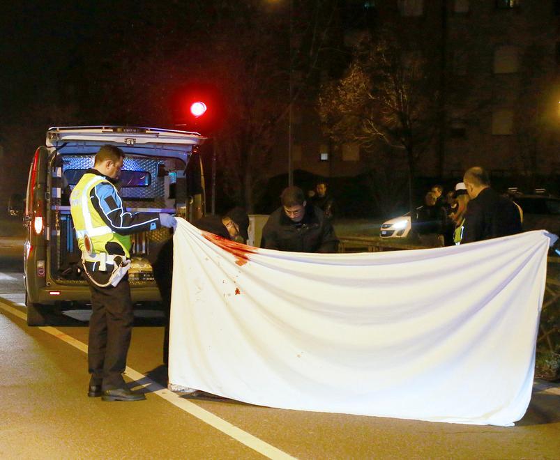 Tragedia, ciclista travolto al semaforo 