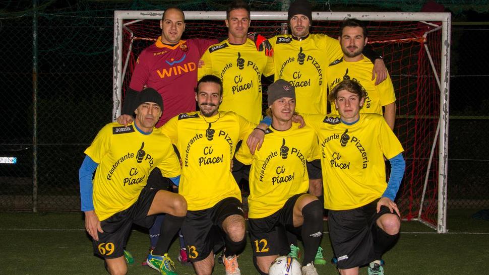 È un Luxury di lusso: sette gol e assalto al leader Bobbe Team