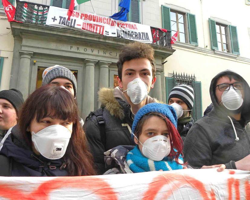 L’emergenza sanitaria dell’amianto in scuole, caserme e ospedale, ecco cosa fare 